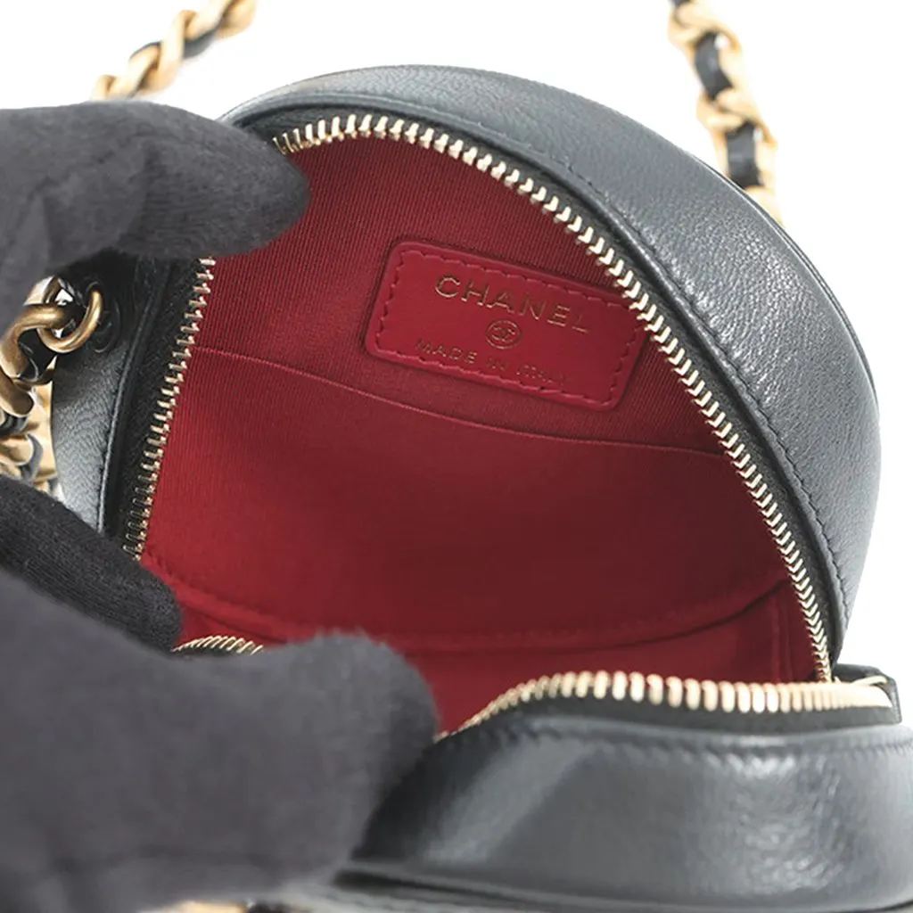 Chanel Lambskin 19 Round Clutch with Chain Black Leather Very good - Model View