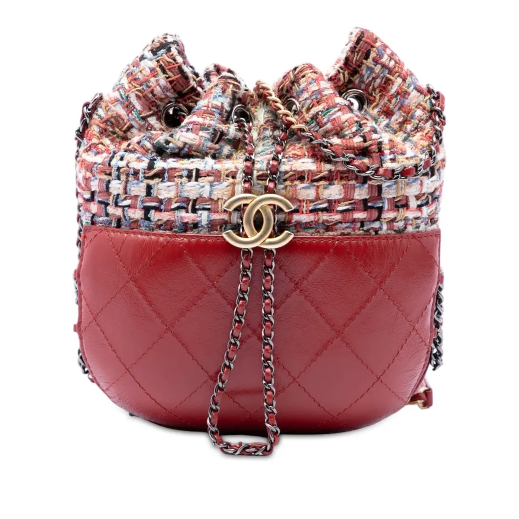 Chanel Small Quilted Calfskin and Tweed Gabrielle Bucket Bag Red Very good - Front View