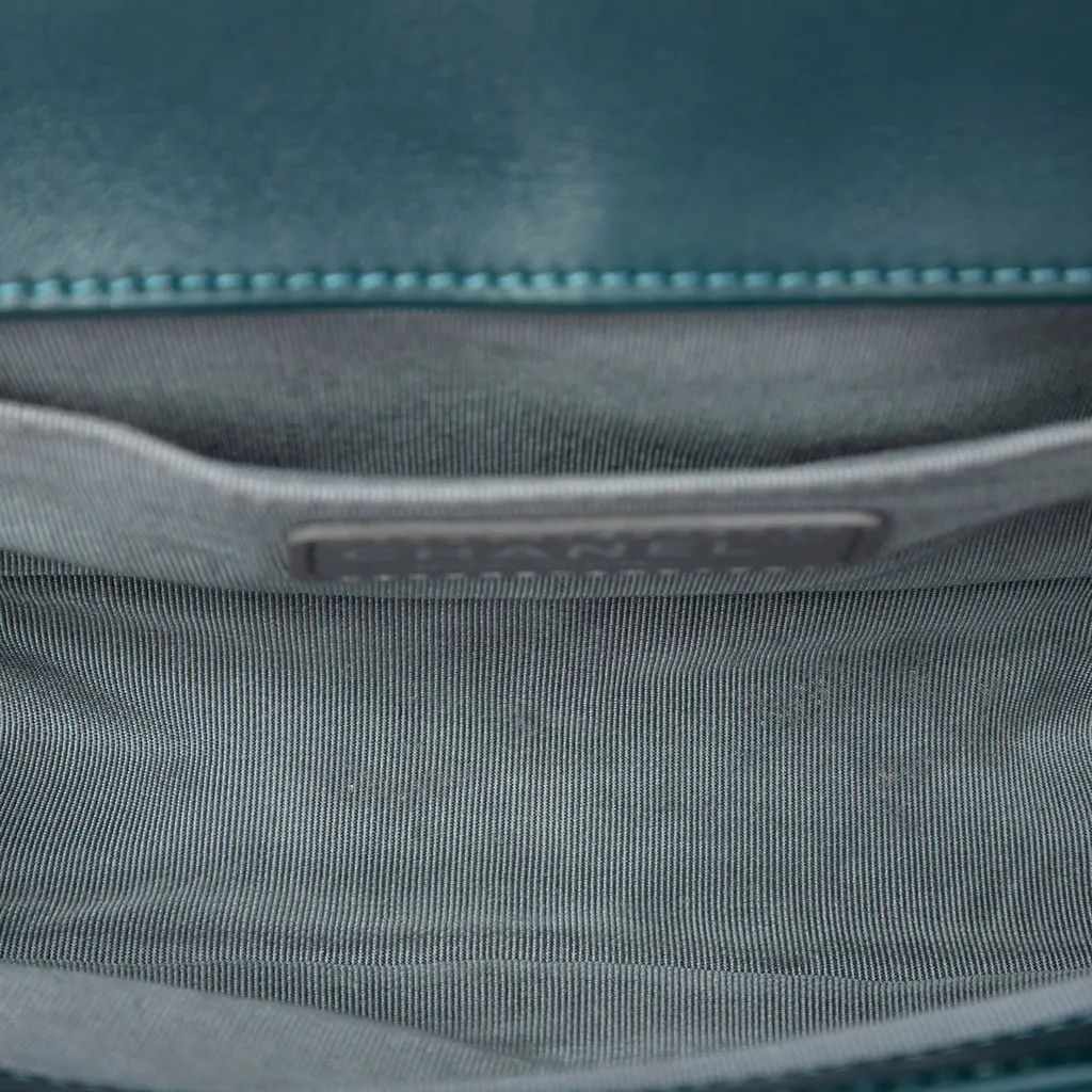 Chanel Small Quilted Velvet Boy Flap Blue Very good - Model View