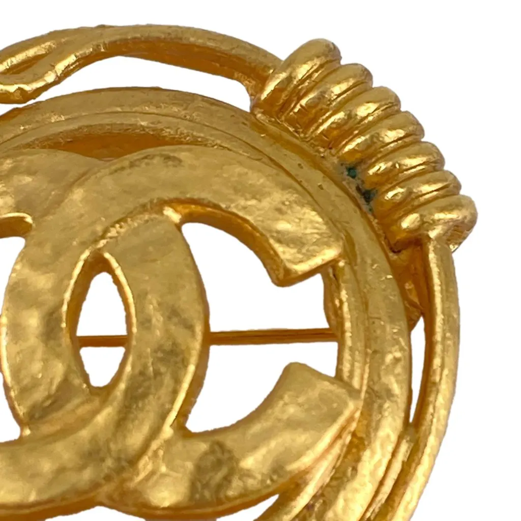 Chanel Gold Plated CC Spring Round Brooch Gold Metal Very good - Box View