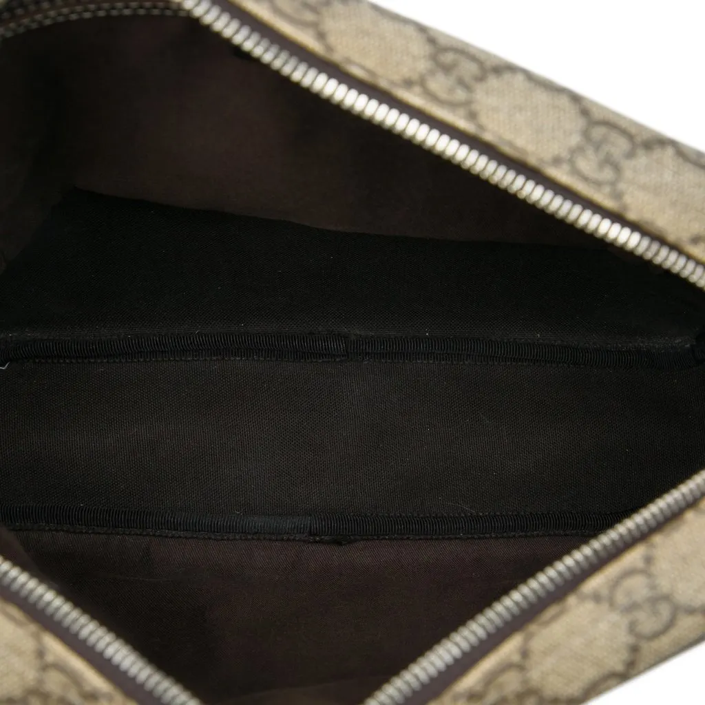 Gucci GG Supreme Crossbody Beige Very good - Model View