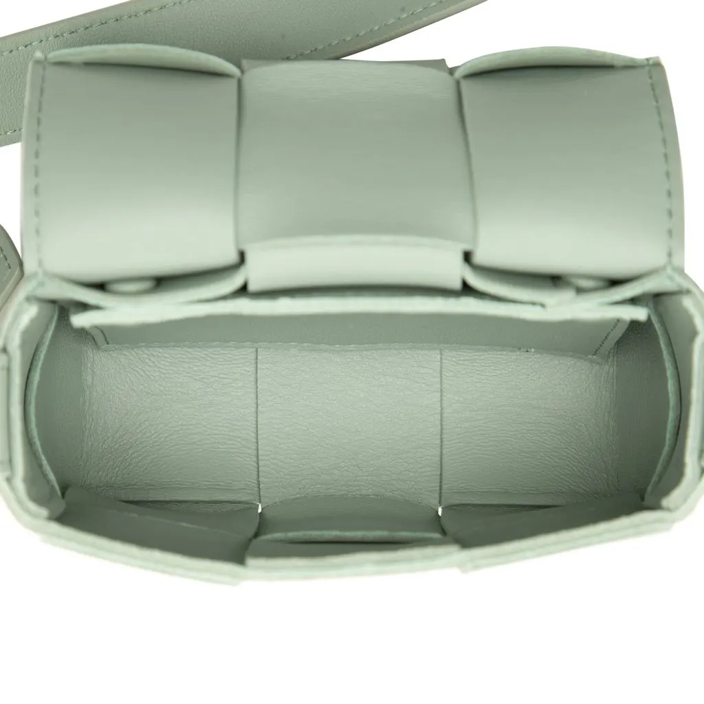 Bottega Veneta Candy Nappa Intrecciato Cassette Crossbody Green Leather Very good - Model View