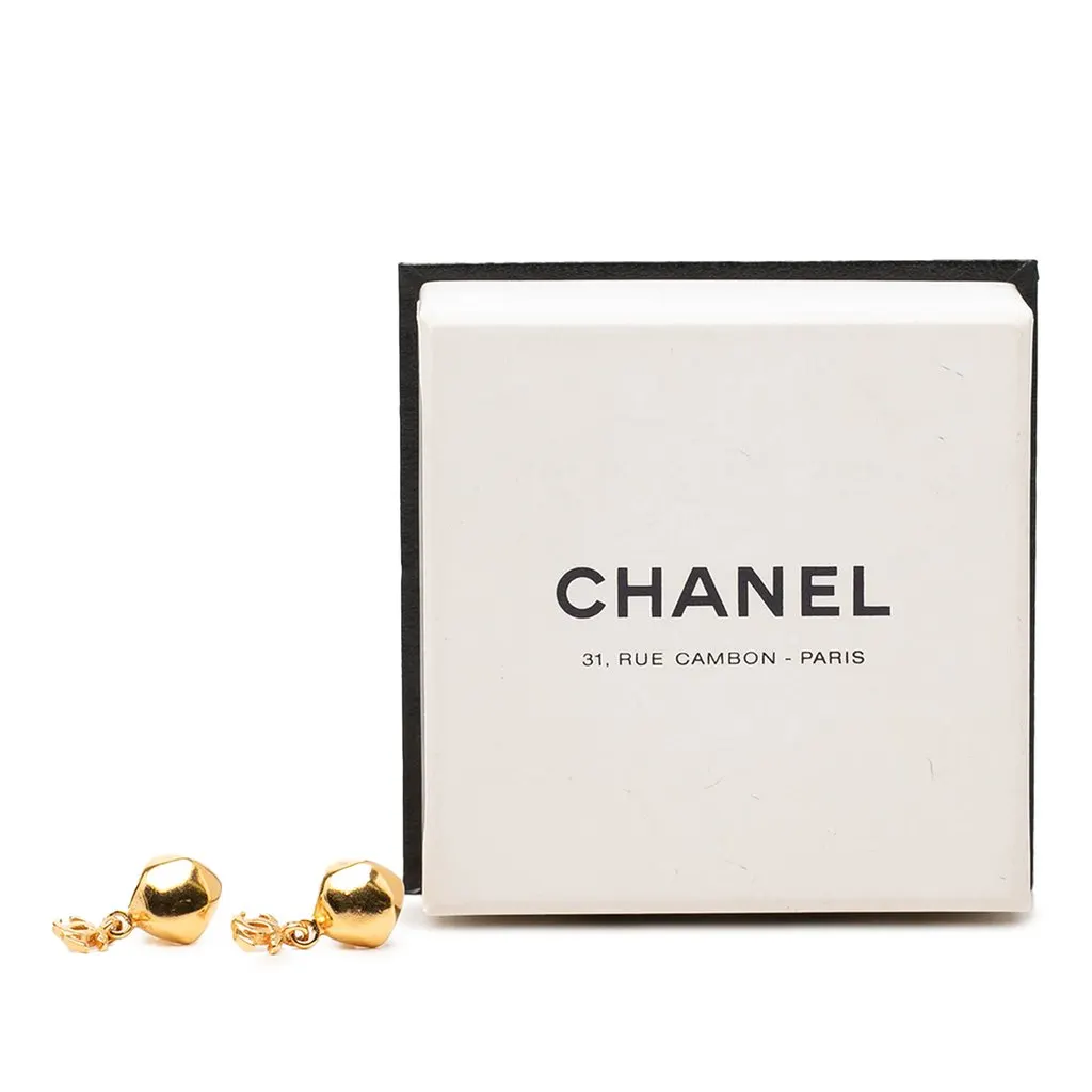Chanel CC Gold Plated Round Drop Push Back Earrings Gold Metal Very good - Model View
