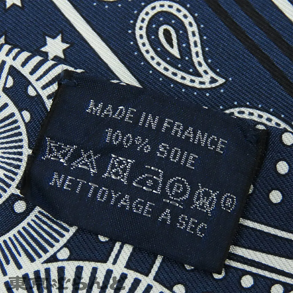 Hermès Eperon d Or Bandana Silk Twilly Scarf Blue Very good - Model View