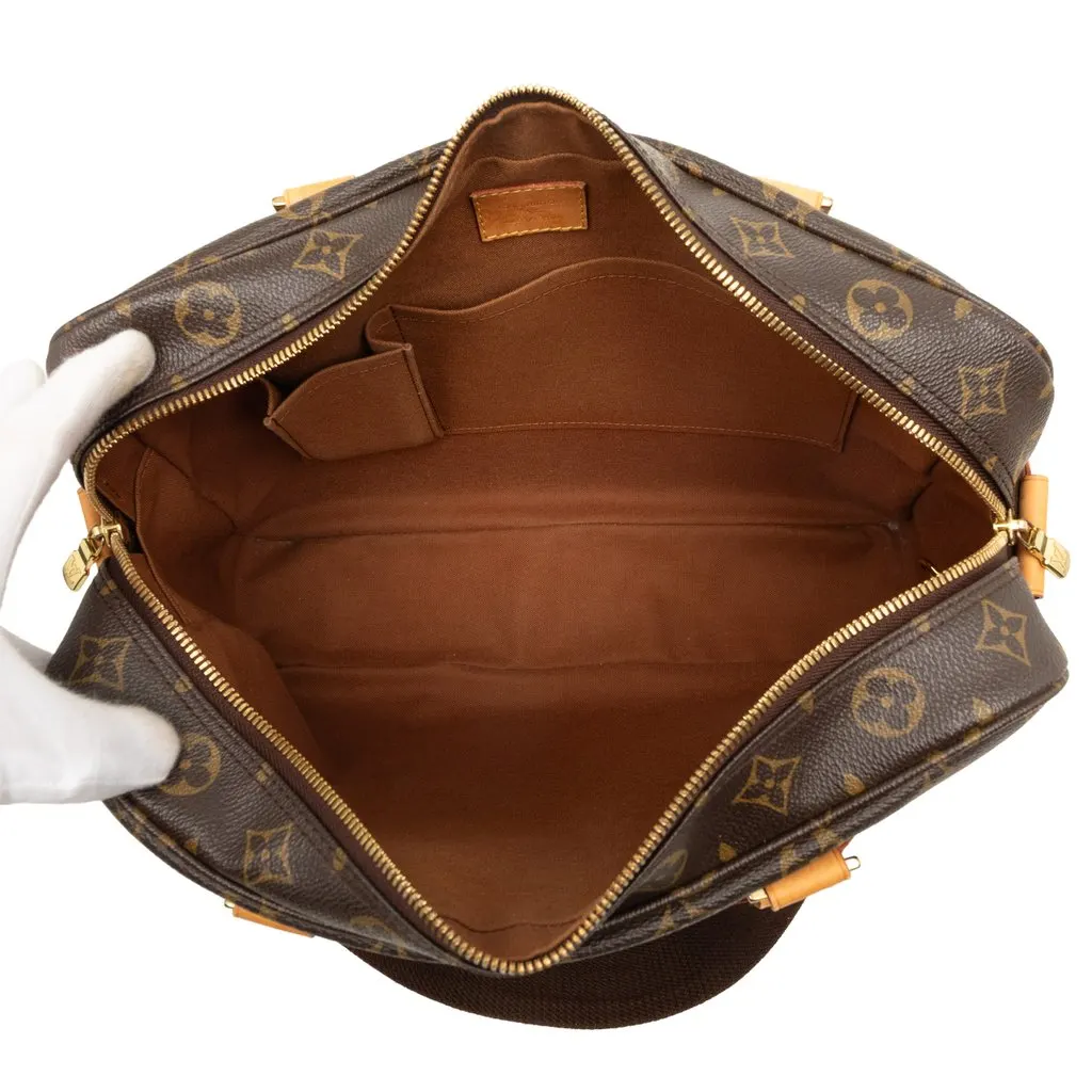 Louis Vuitton Monogram Sac Bosphore Brown Very good - Model View