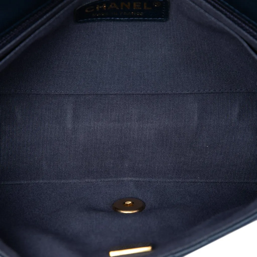 Chanel Quilted Lambskin Crush on Chains Flap Blue Leather Very good - Model View