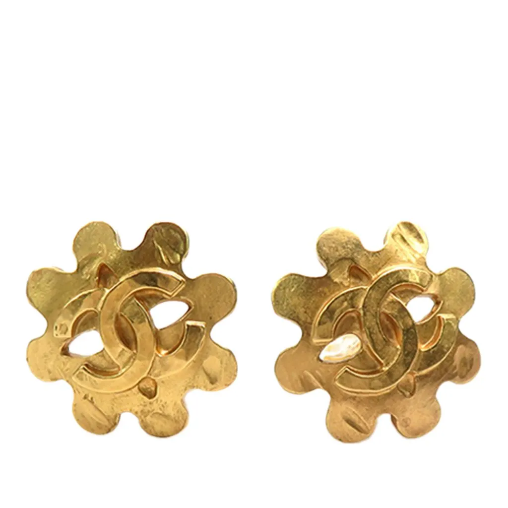 Chanel CC Gold Plated Flower Clip On Earrings Gold Metal Very good - Front View