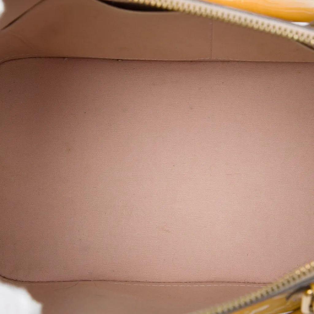 Louis Vuitton Monogram Vernis Alma PM Beige Leather Very good - Model View