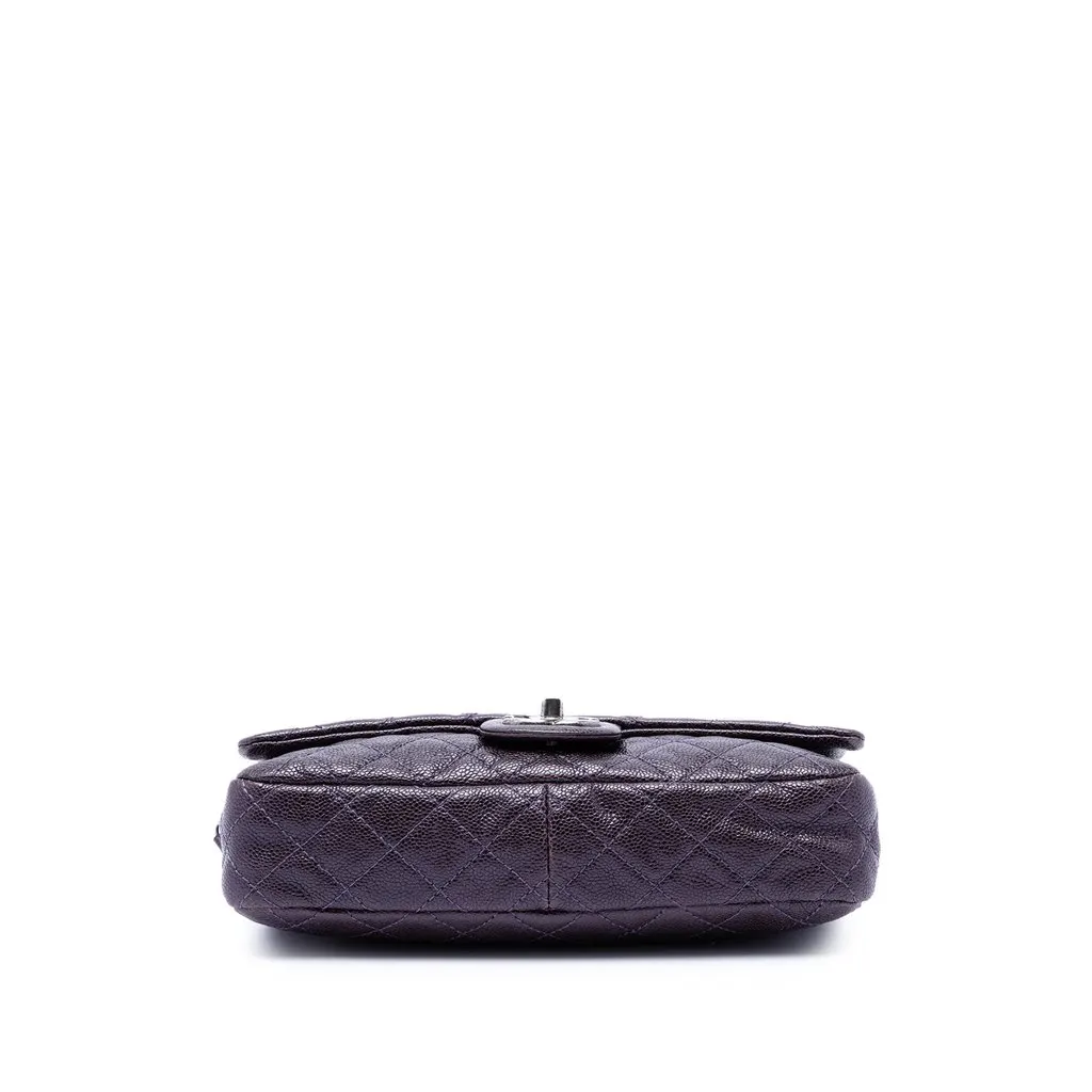 Chanel Medium Quilted Iridescent Caviar Easy Flap Purple Leather Very good - Inside View
