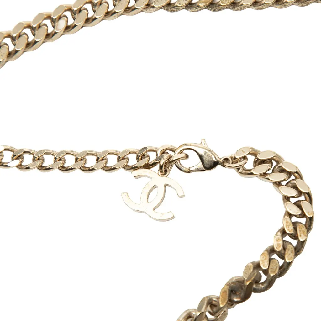 Chanel Gold Plated and Lambskin Camellia Chain Belt Gold Metal Very good - Model View