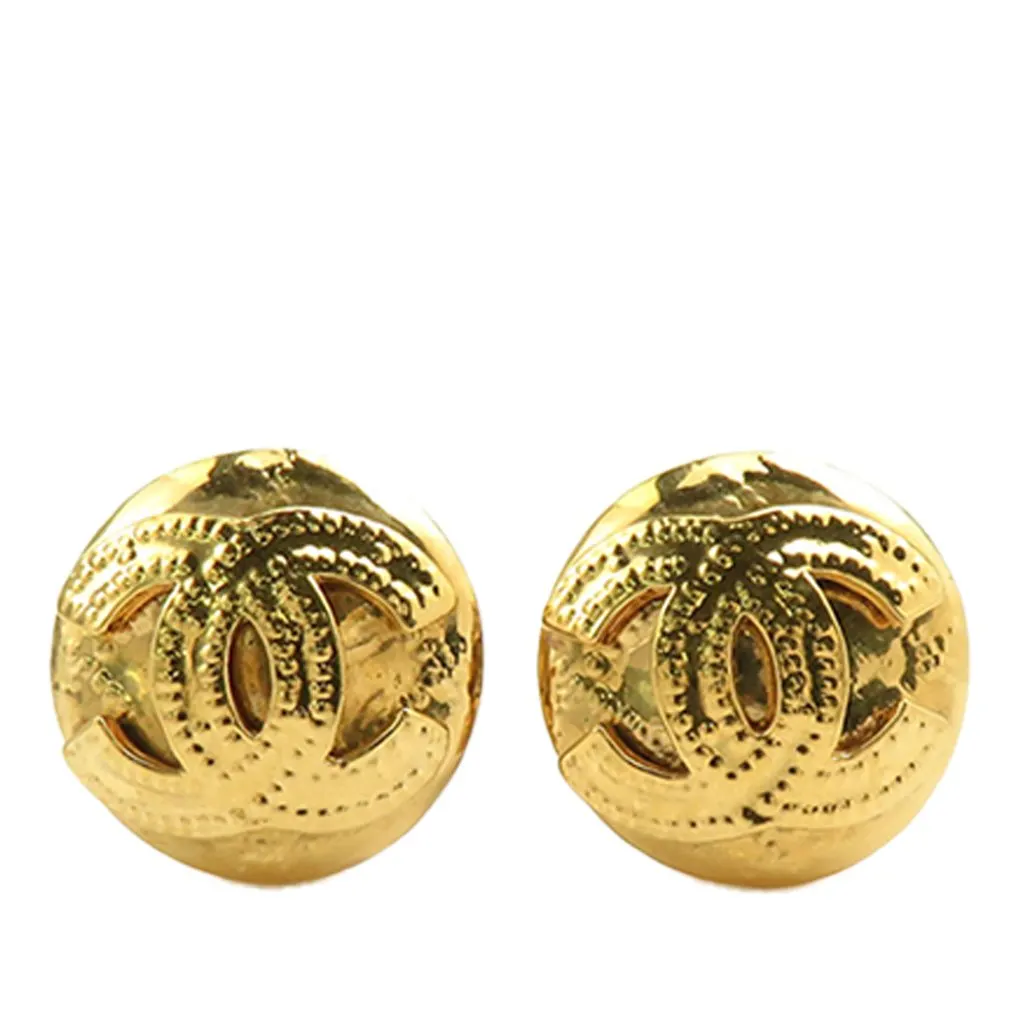 Chanel CC Gold Plated Round Clip on Earrings Gold Metal Very good - Front View