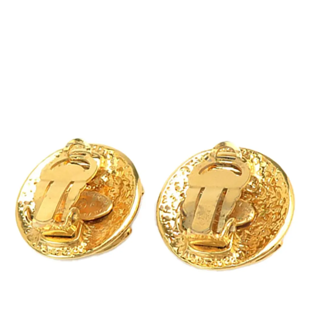 Chanel CC Gold Plated Round Clip on Earrings Gold Metal Very good - Model View