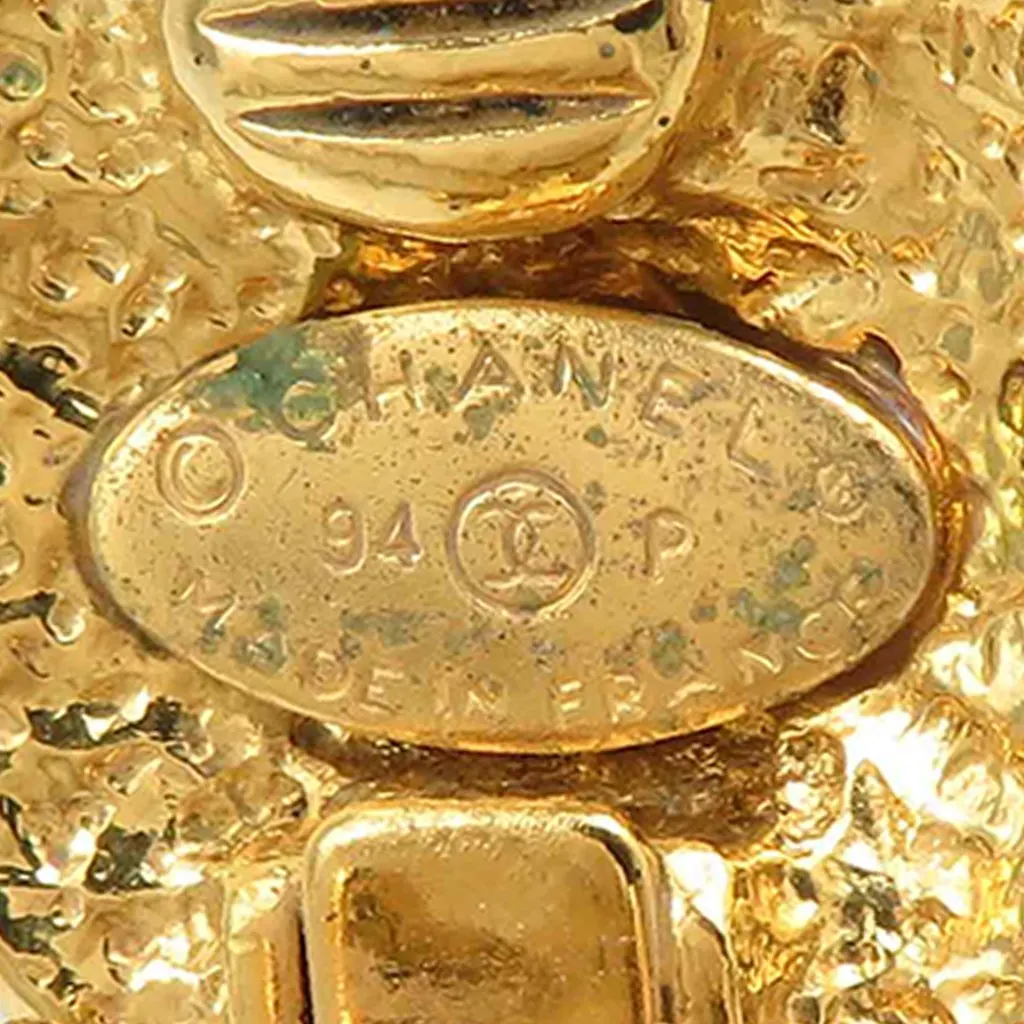 Chanel CC Gold Plated Round Clip on Earrings Gold Metal Very good - Box View