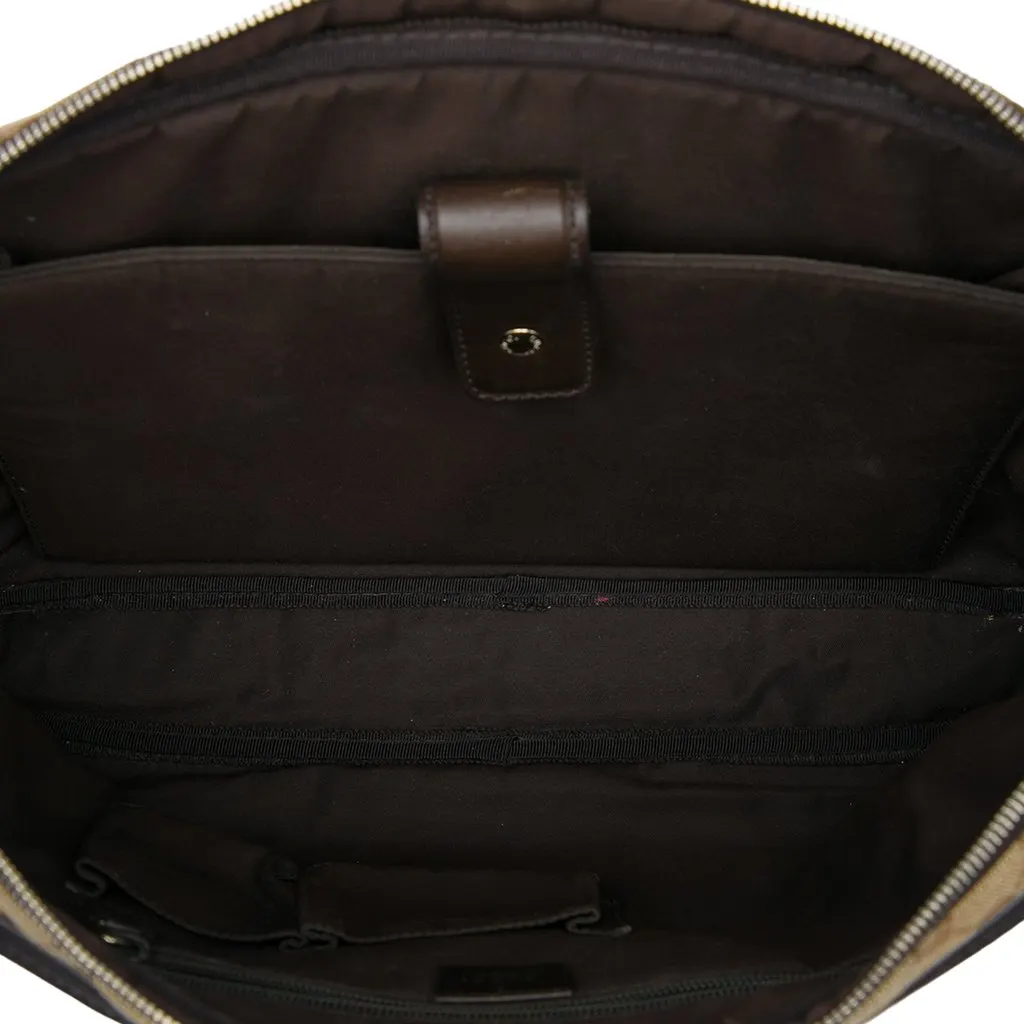Gucci GG Canvas Web Briefcase Beige Very good - Model View