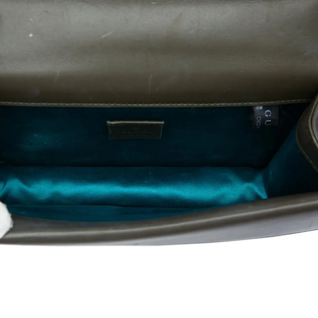 Gucci Medium GG Velvet Dionysus Crossbody Green Velvet Good - Model View