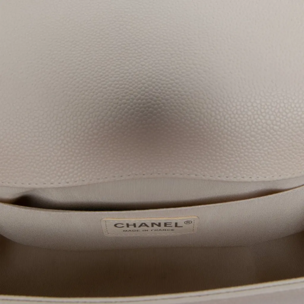 Chanel Old Medium Chevron Caviar Boy Flap Brown Leather Very good - Model View