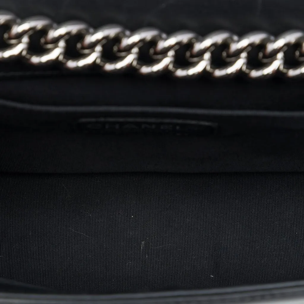 Chanel Old Medium Quilted Patent Acrylic Boy Flap Black Leather Very good - Model View