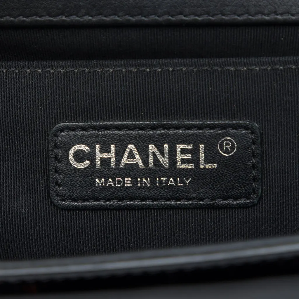 Chanel Old Medium Quilted Patent Acrylic Boy Flap Black Leather Very good - Box View