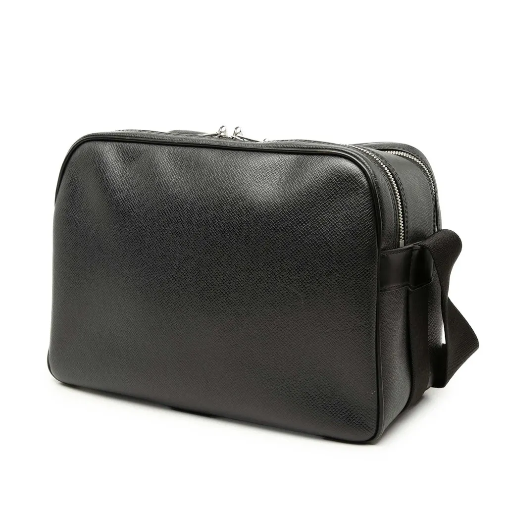 Louis Vuitton Taiga Reporter PM Black Leather Very good - Back View