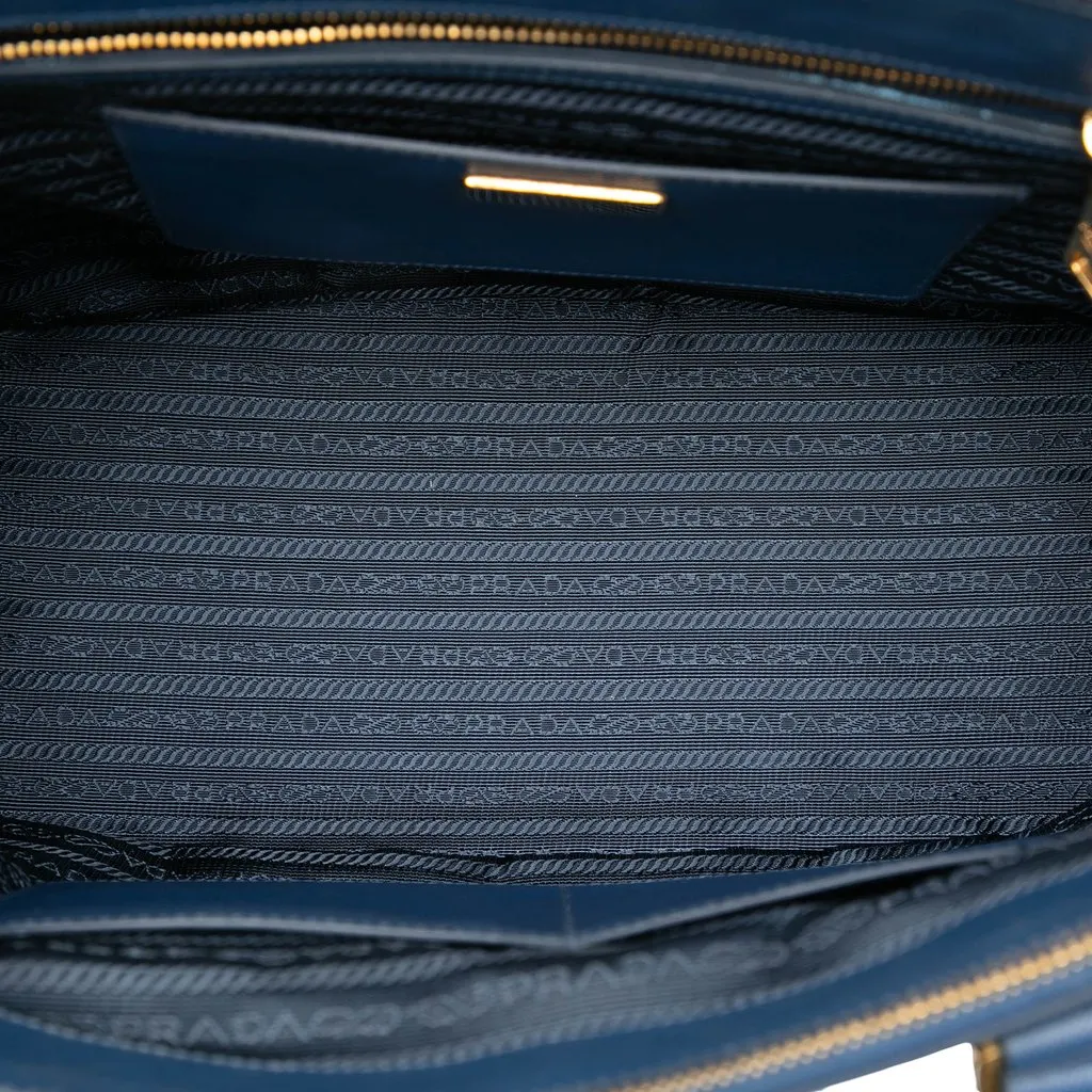 Prada Large Saffiano Lux Galleria Double Zip Tote Blue Leather Very good - Model View