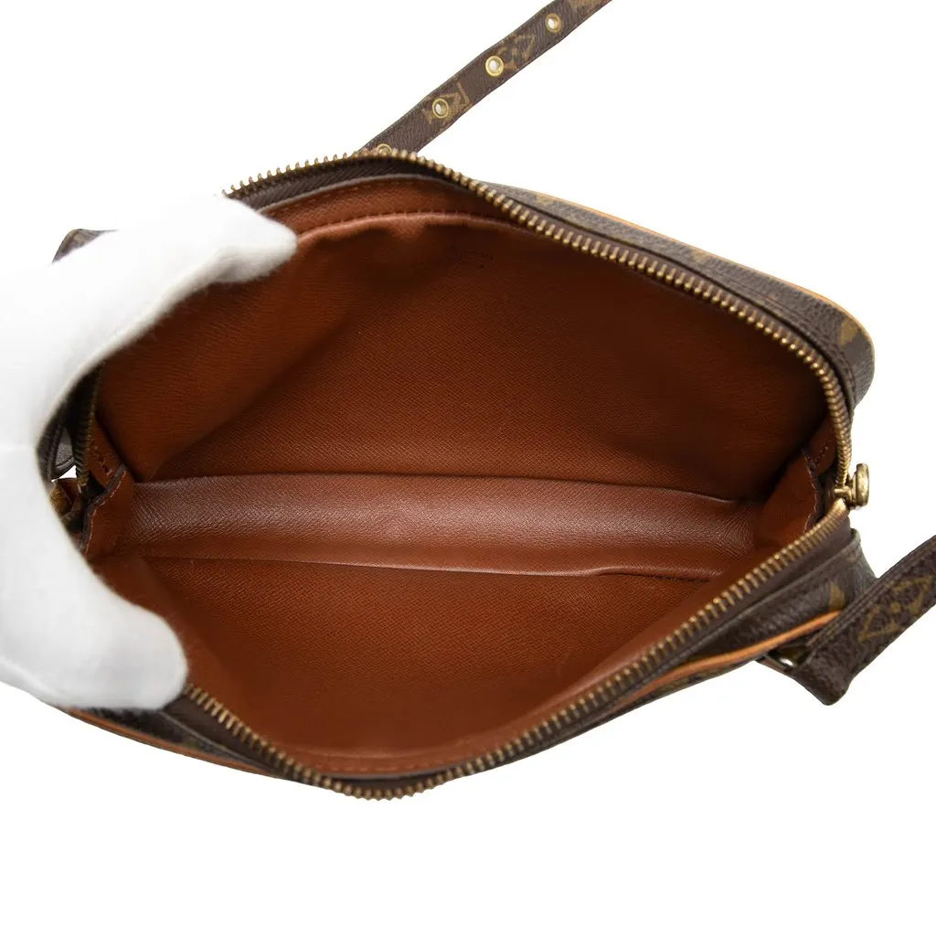 Louis Vuitton Monogram Pochette Marly Bandouliere Brown Very good - Model View