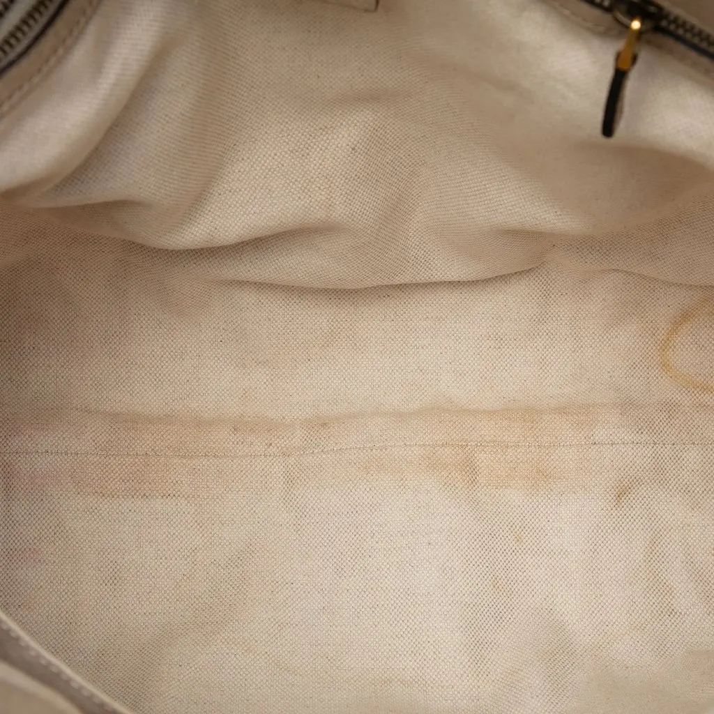 Gucci GG Canvas Miss GG Tote Beige Very good - Model View