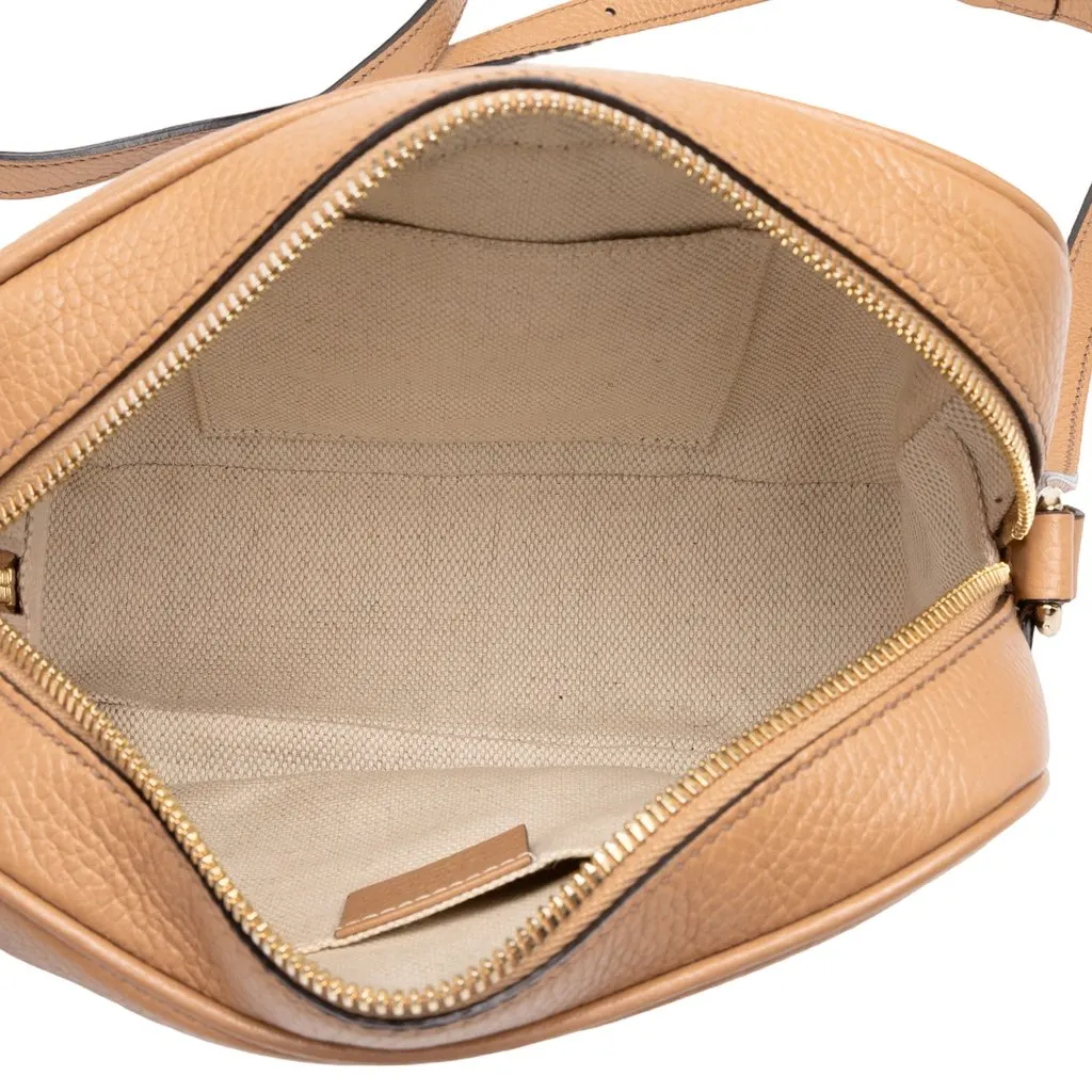 Gucci Leather Soho Disco Crossbody Beige Leather Good - Model View