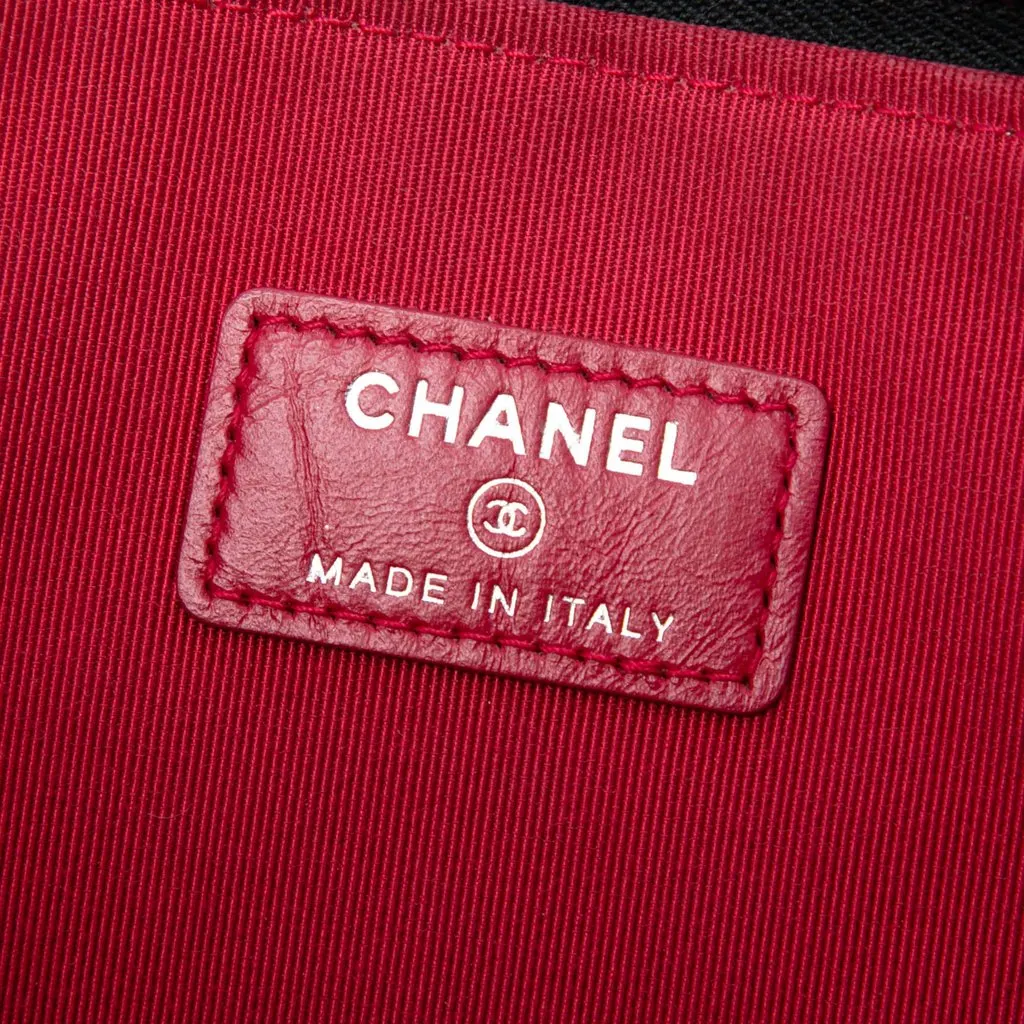 Chanel Large Aged Calfskin Gabrielle O Case Clutch Black Leather Very good - Box View