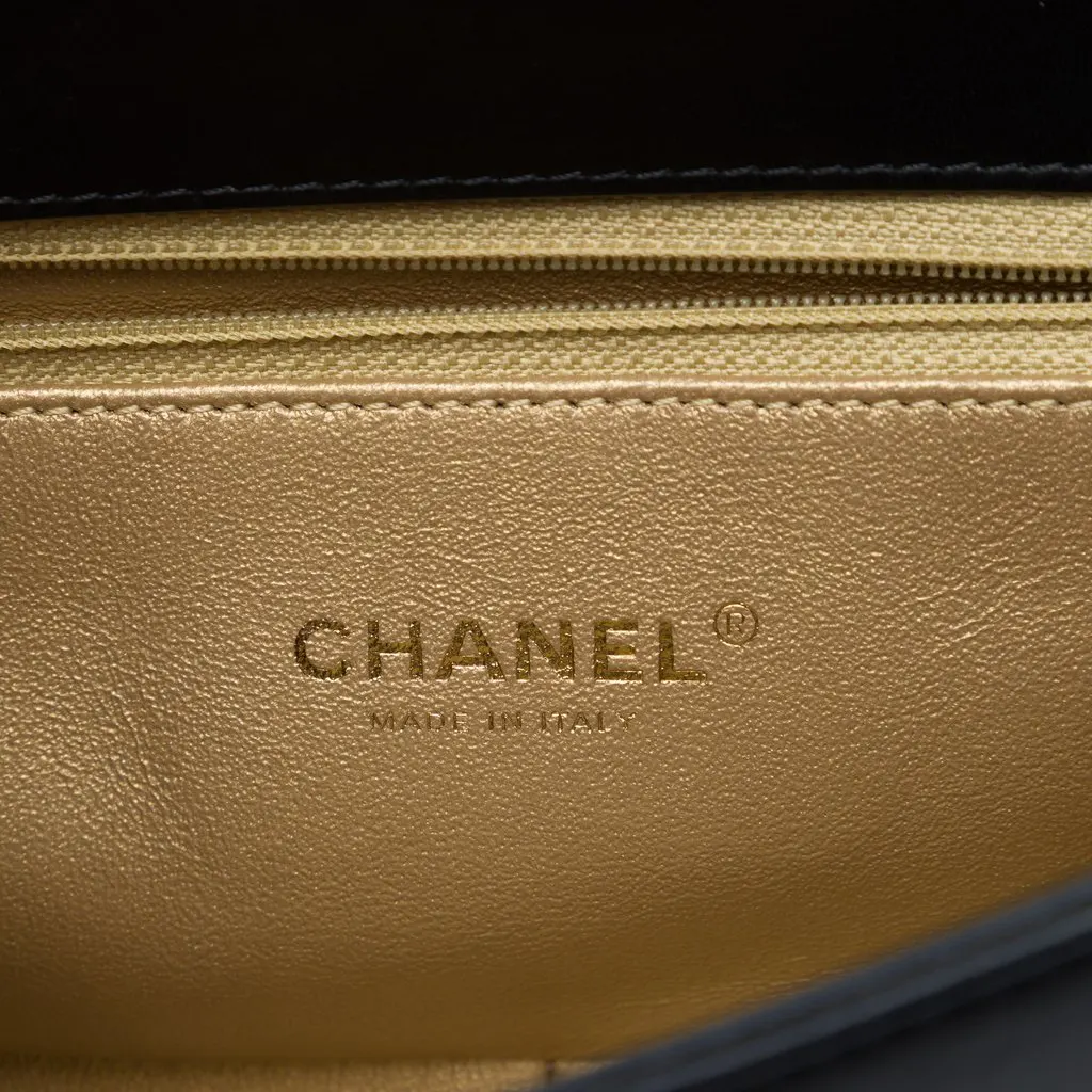 Chanel Medium Quilted Calfskin Octagon CC Clasp Flap Black Leather Very good - Box View
