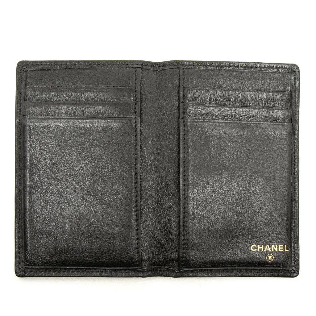 Chanel Quilted Lambskin Double Stitch Bifold Card Holder Black Leather Very good - Model View