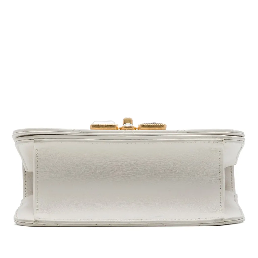 Chanel Small CC Quilted Calfskin Crystal Pearl Full Flap White Leather Very good - Inside View