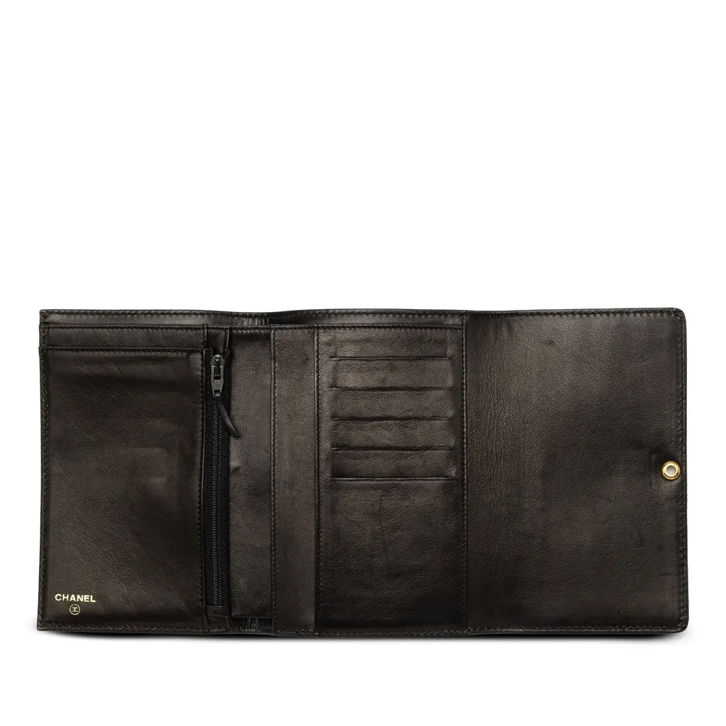 Chanel CC Calfskin Flap Wallet Black Leather Very good - Model View