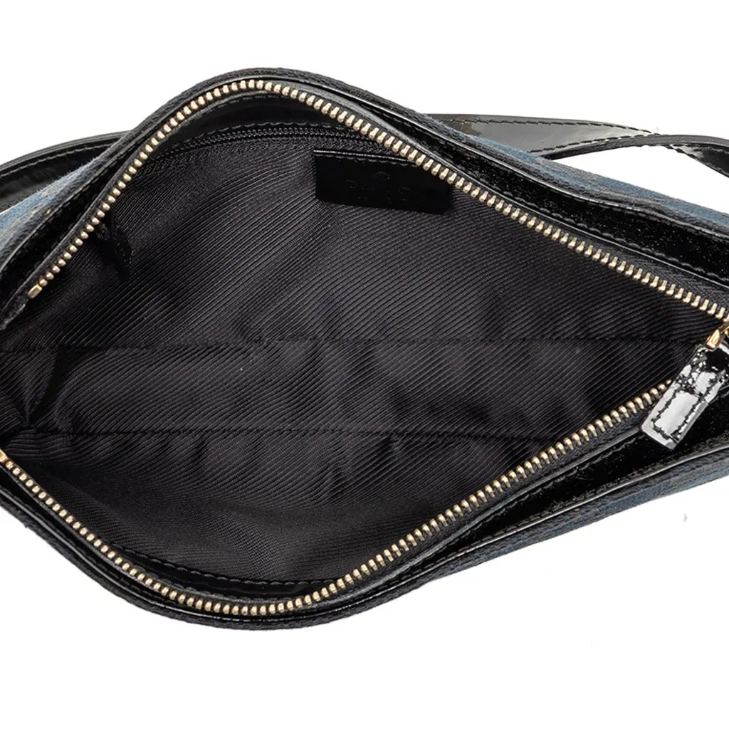 Gucci GG Canvas Shoulder Bag Blue Very good - Model View