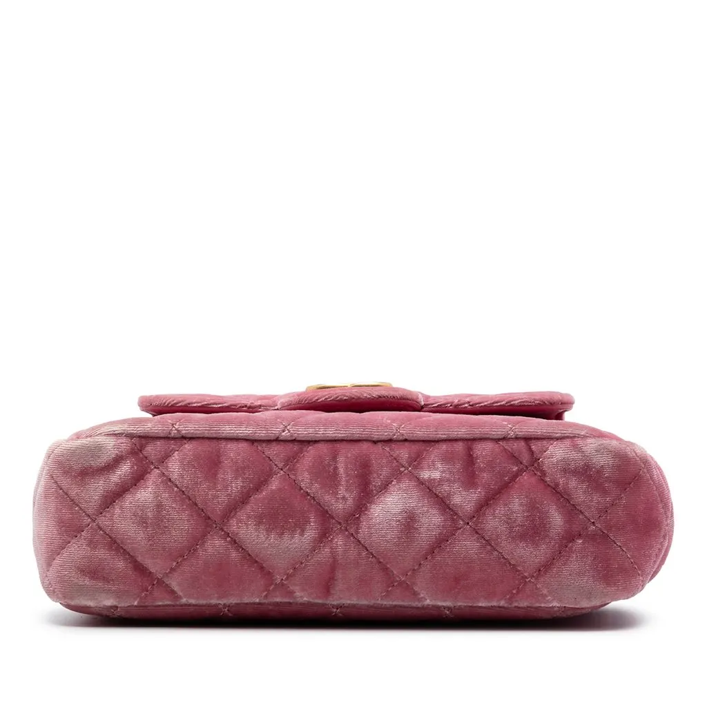 Chanel Small Quilted Velvet Wavy CC Hobo Pink Very good - Inside View