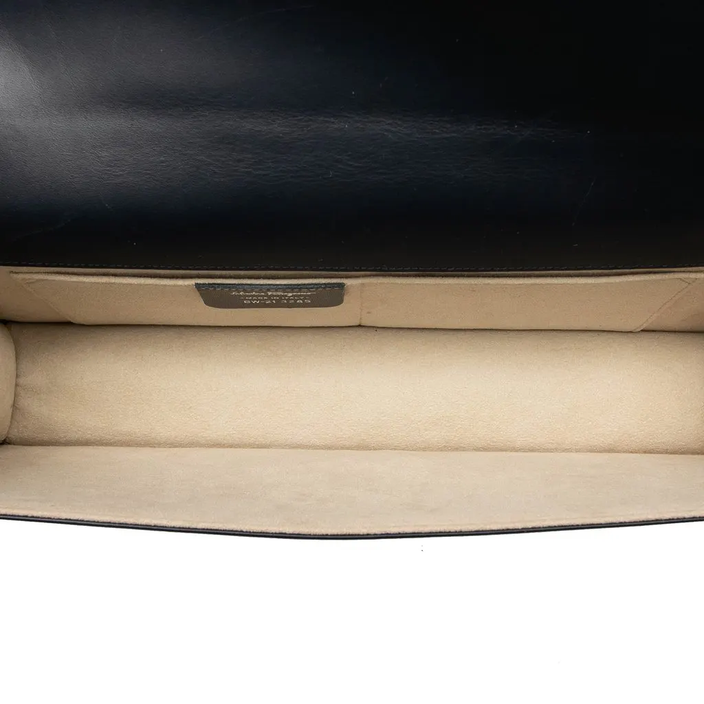 Salvatore Ferragamo Smooth Calfskin Clutch with Chain Black Leather Very good - Model View