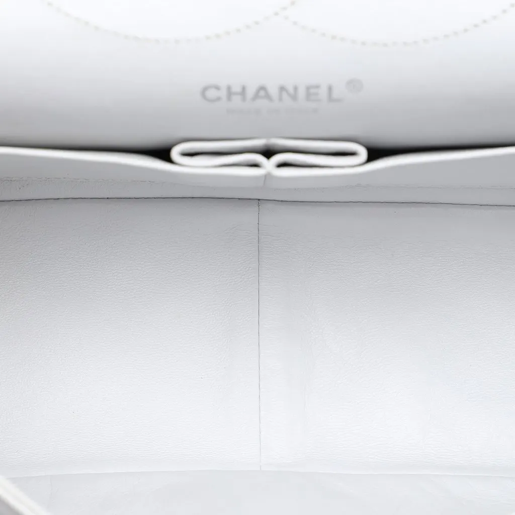 Chanel Quilted Aged Calfskin Reissue 2.55 Double Flap 227 White Leather Very good - Model View