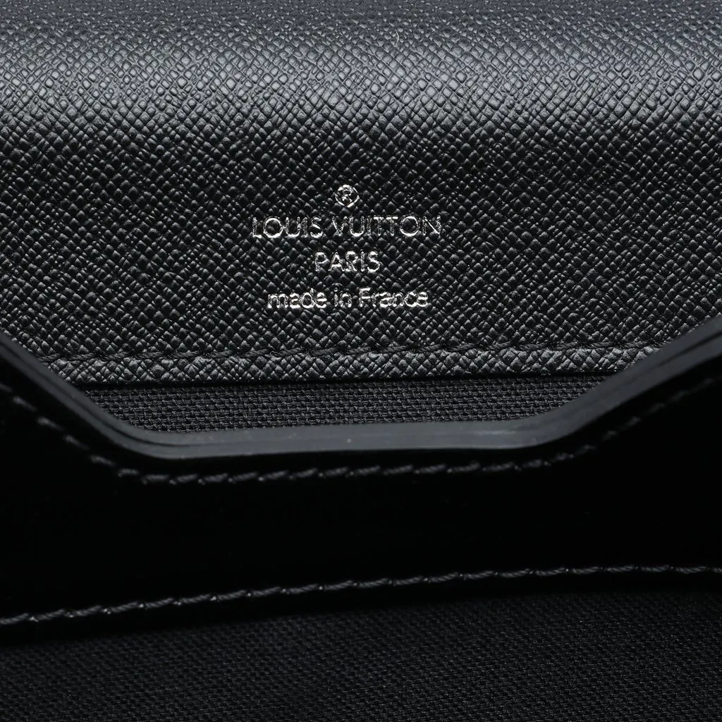 Louis Vuitton Taiga Robusto 2 Black Leather Very good - Box View