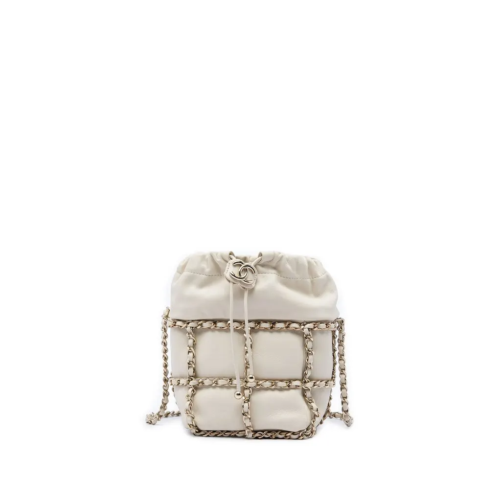 Chanel Mini Lambskin CC Chain Frame Drawstring Bucket Bag White Leather Very good - Front View