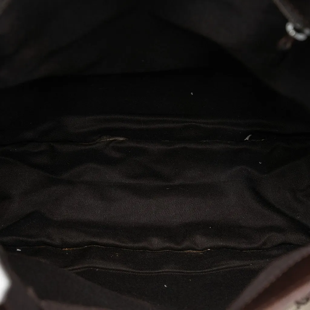 Gucci GG Canvas Eclipse Crossbody Beige Very good - Model View