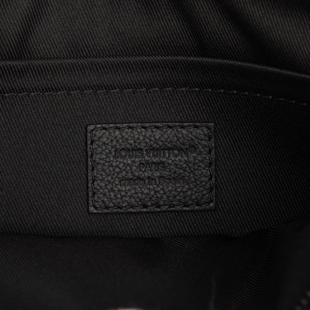 Louis Vuitton Monogram Shadow Pochette To Go Black Leather Very good - Box View