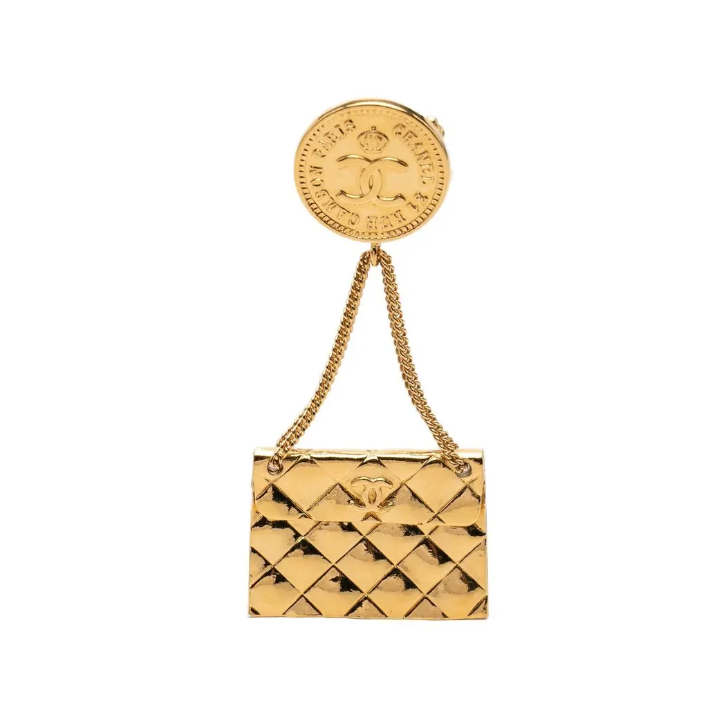 Chanel CC Gold Plated Quilted Flap Bag Medallion Brooch Gold Metal Very good - Front View