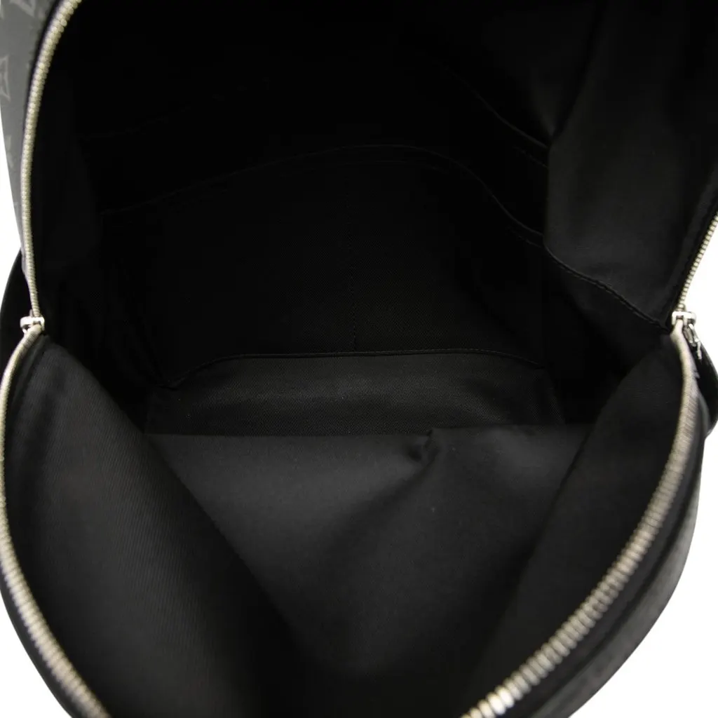 Louis Vuitton Monogram Taigarama Discovery Backpack Black Very good - Model View