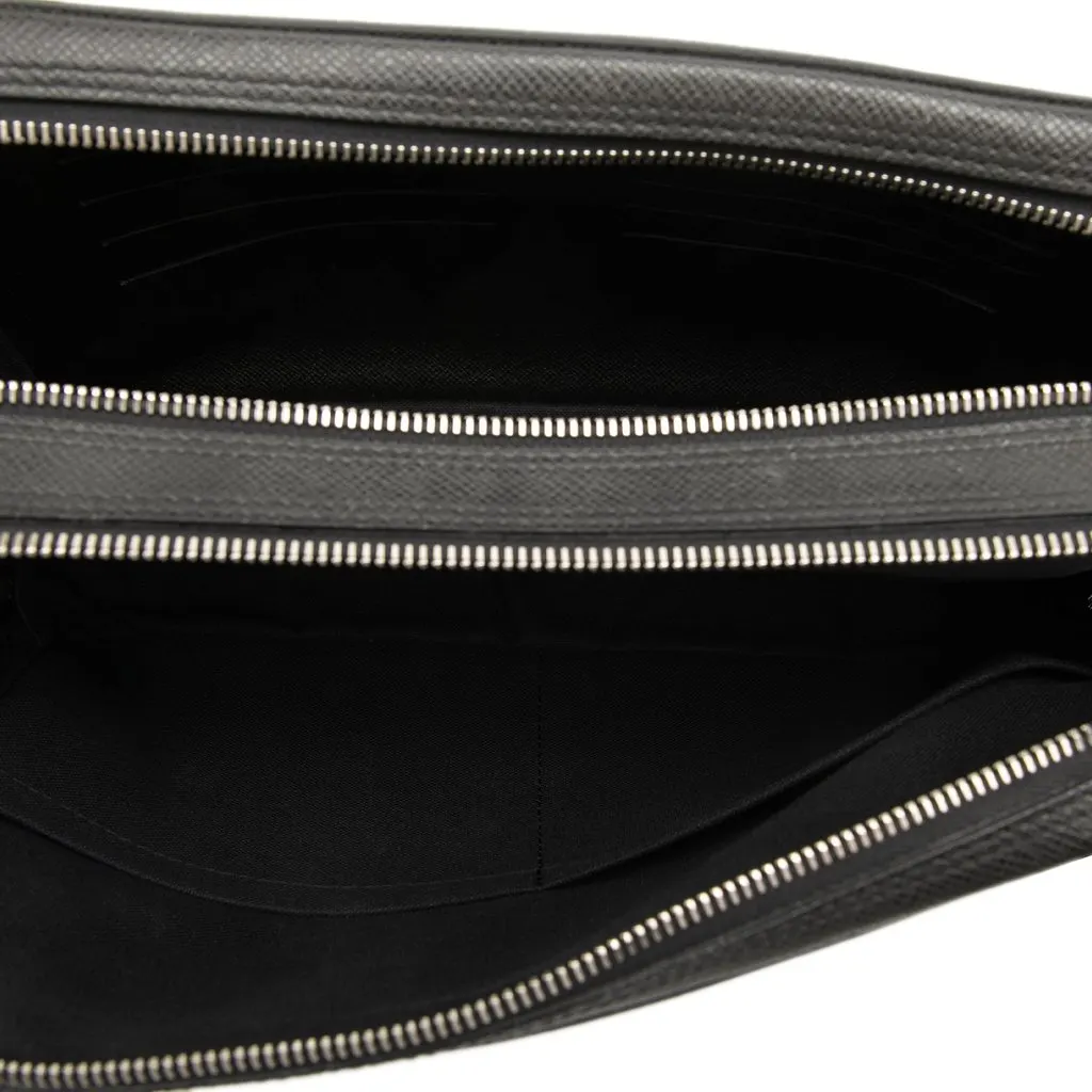 Louis Vuitton Taiga Kasai Black Leather Very good - Model View