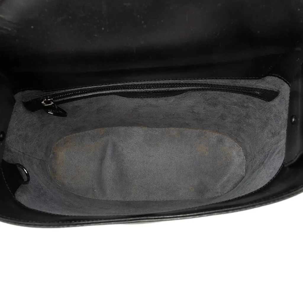 Louis Vuitton Epi Sac Verseau Black Leather Good - Model View