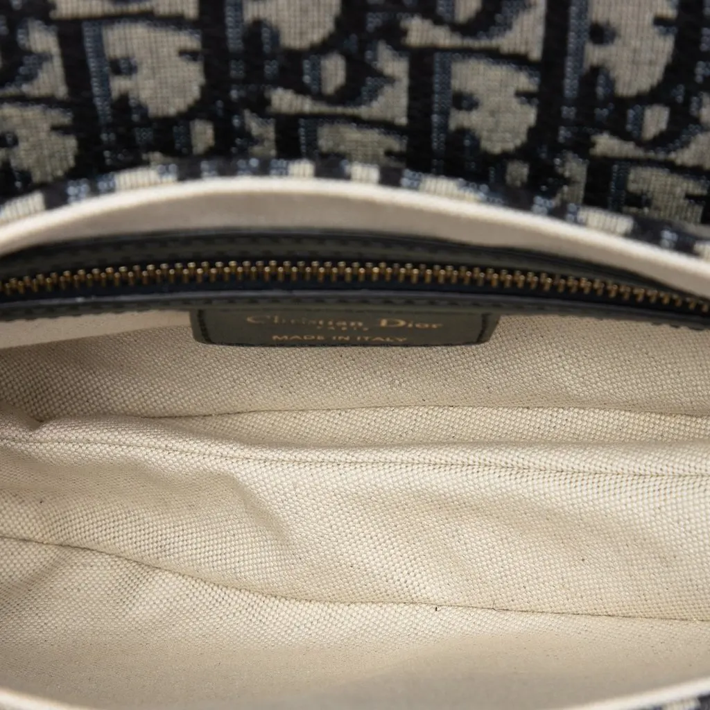 Dior Oblique Canvas Saddle Bag Blue Very good - Model View