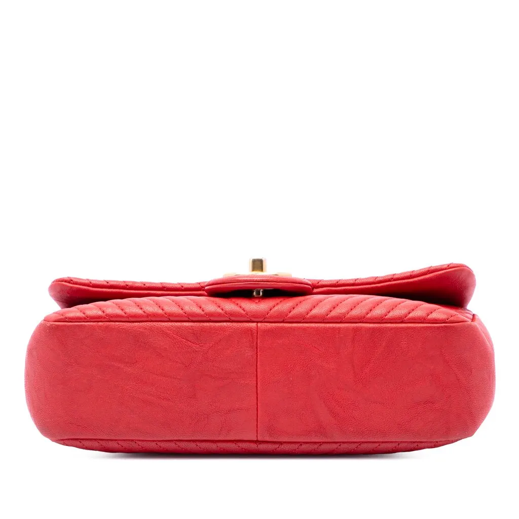 Chanel Small Chevron Wrinkled Calfskin Medallion Charm Surpique Flap Red Leather Very good - Inside View