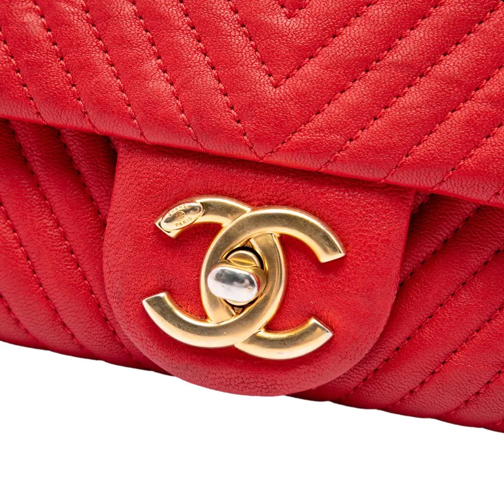Chanel Small Chevron Wrinkled Calfskin Medallion Charm Surpique Flap Red Leather Very good - Box View