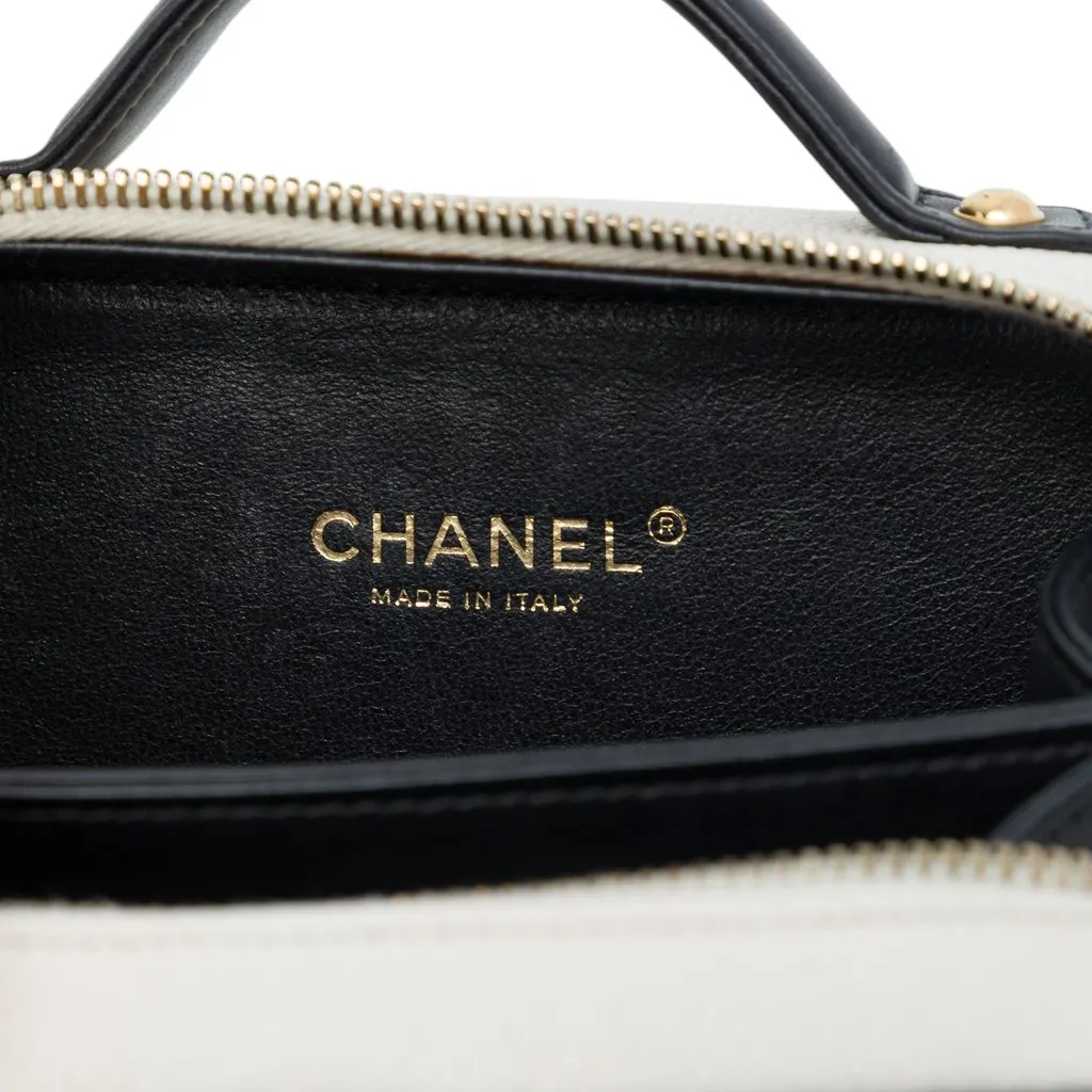 Chanel Small Caviar CC Filigree Vanity Case White Leather Very good - Box View