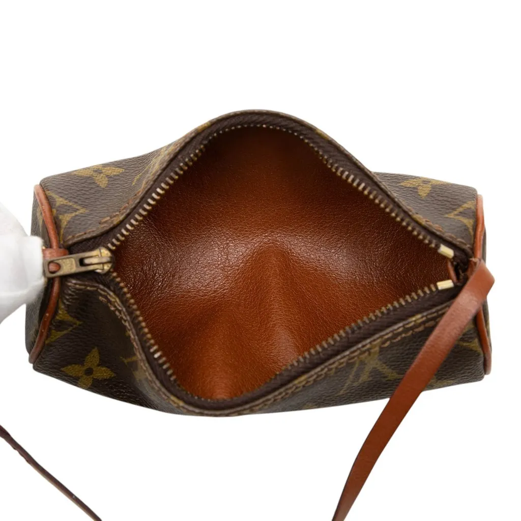 Louis Vuitton Monogram Papillon Pochette Brown Very good - Model View