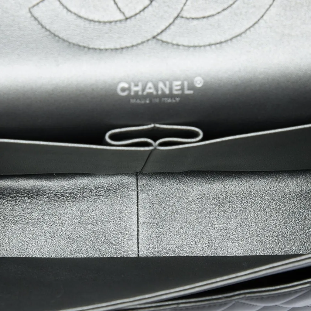 Chanel Jumbo Classic Metallic Lambskin Double Flap MultiColor Leather Very good - Model View